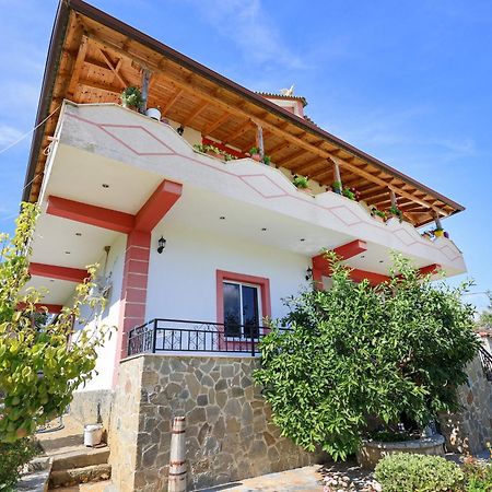 Villa Xherimeja Family Oasis Berat Eksteriør billede