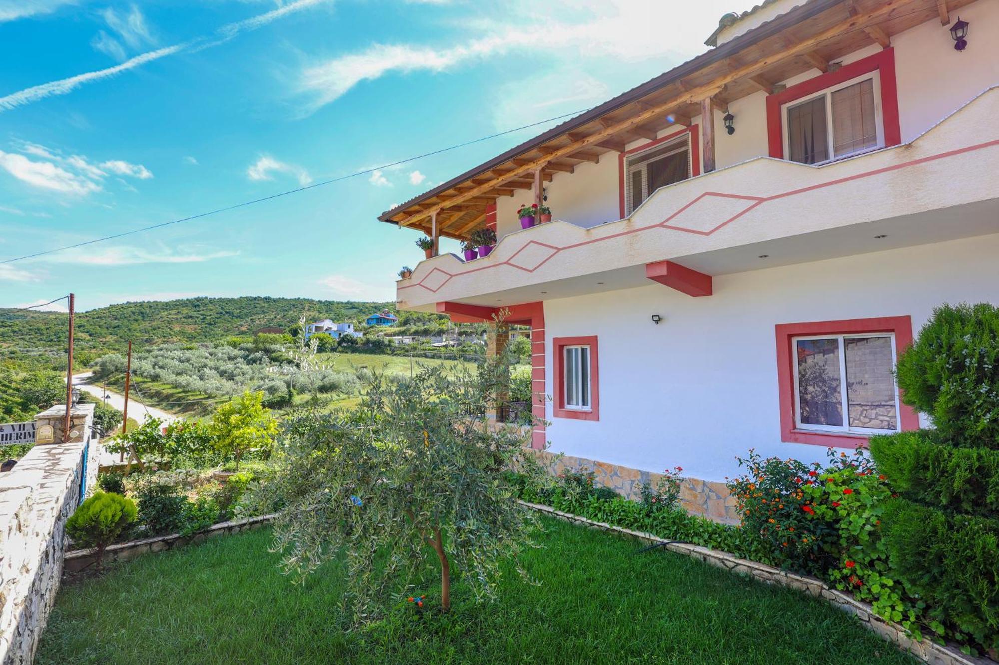 Villa Xherimeja Family Oasis Berat Eksteriør billede