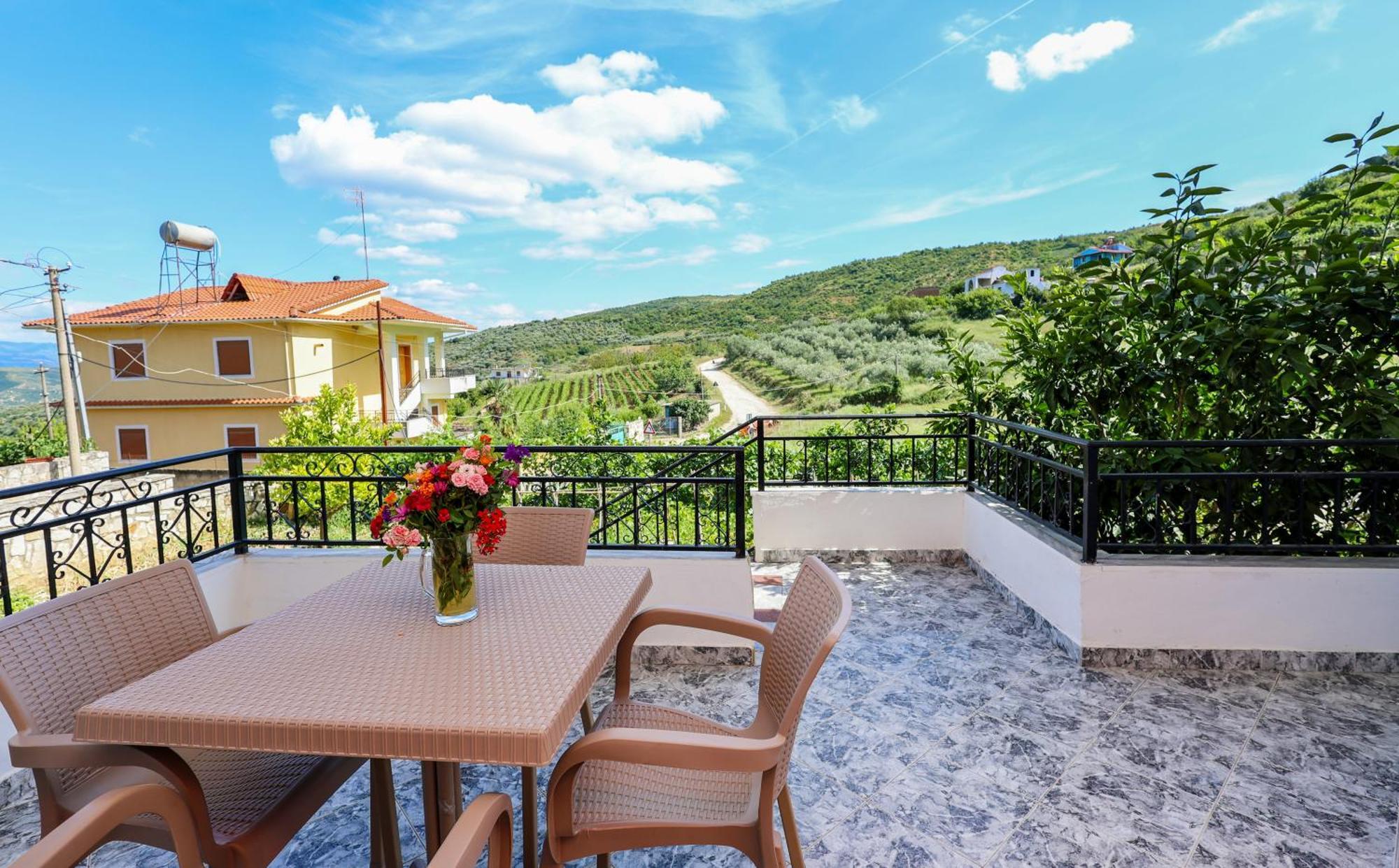 Villa Xherimeja Family Oasis Berat Eksteriør billede