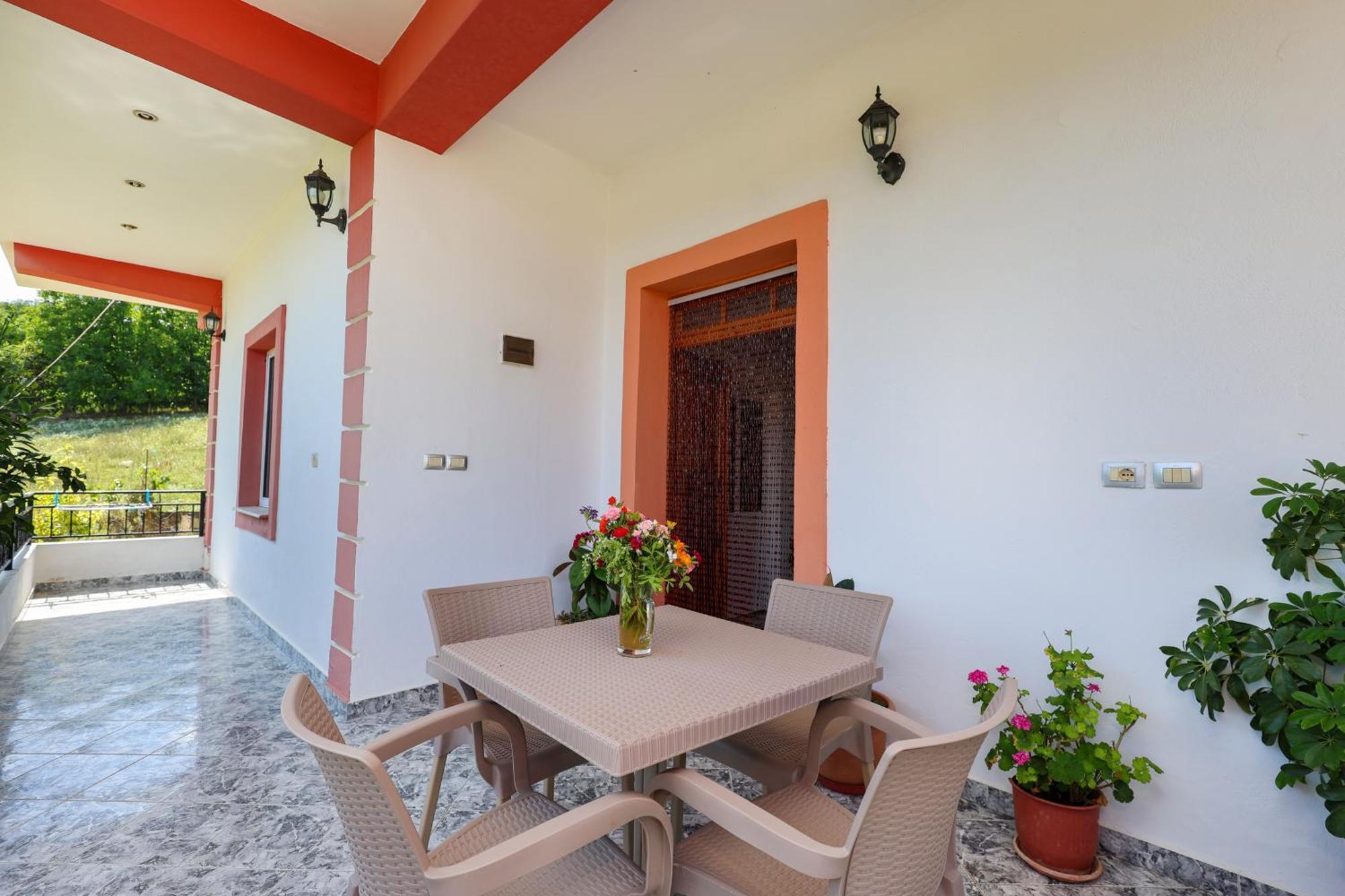 Villa Xherimeja Family Oasis Berat Eksteriør billede